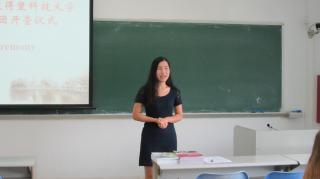 Chinese teacher gave speech to trainees