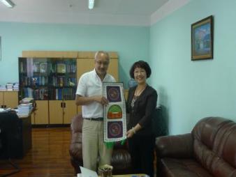 Presenting the souvenir
