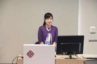 Fang Yanqin reporting her new research achievement Fang Yanqin reporting her new research achievement
