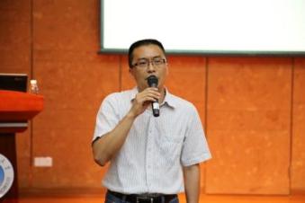 刘程副院长主持讲座 刘程副院长主持讲座