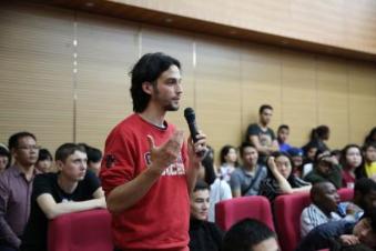 Internatinal student asking questions