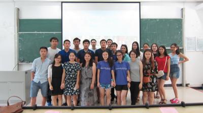 Group picture with teachers and volunteers